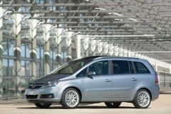 new_opel_zafira.jpg