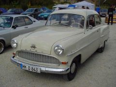 Opel Rekord 1957.jpg