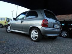 Opel Corsa B 1.6 GSi 02