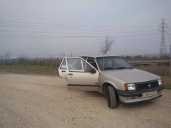 Opel Corsa "A" Sedan