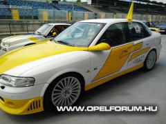 Opel Legendák 2016