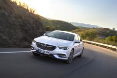 Opel-Insignia-Grand-Sport-304540_1.jpg