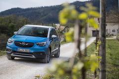 Opel Crossland X Turbo  '2017–20